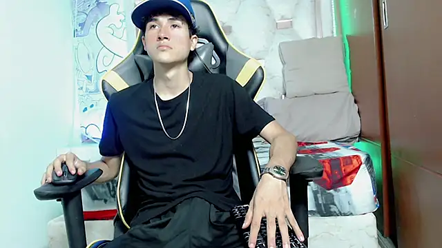 johnny cagee online show from October 8, 2025, 6:33 am