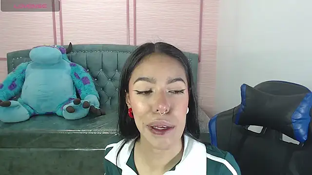 stephania t online show from February 18, 2025, 10:27 am