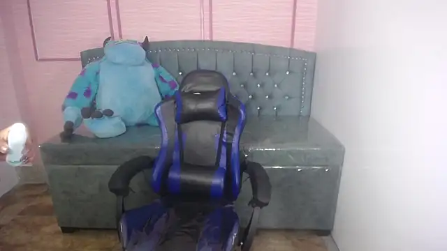 stephania t online show from March 8, 2025, 1:57 pm