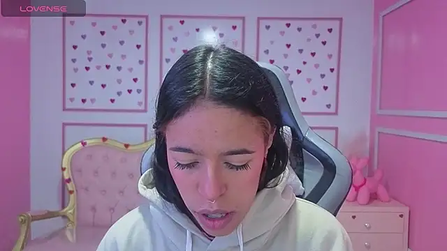 stephania t online show from October 6, 2025, 11:29 am