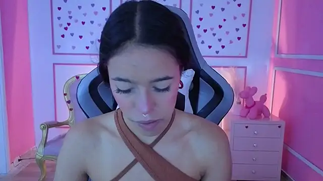 stephania t online show from November 5, 2025, 12:38 pm