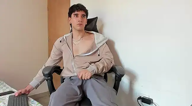 leo030809 online show from March 19, 2025, 5:50 pm