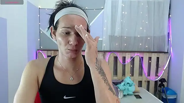 Michellcockxxx online show from February 5, 2025, 4:16 am