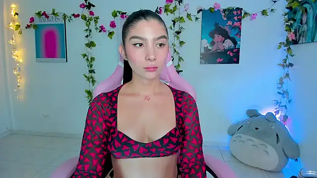 Snapshot of vaura_ chatting on December 18, 2024, 3:58 am vaura online show from December 18, 2024, 3:58 am