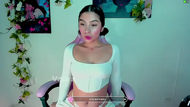 Snapshot of vaura_ chatting on March 21, 2025, 1:45 am vaura online show from March 21, 2025, 1:45 am