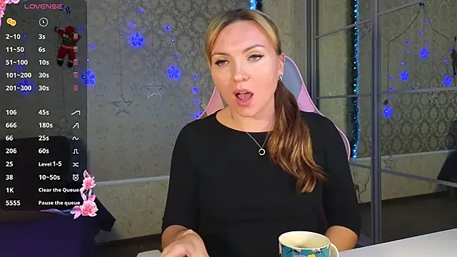 Snapshot of -DIVORA- chatting on January 1, 2025, 8:04 pm -DIVORA- online show from January 1, 2025, 8:04 pm