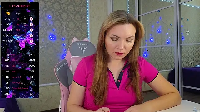 Snapshot of -DIVORA- chatting on February 10, 2025, 8:53 am -DIVORA- online show from February 10, 2025, 8:53 am