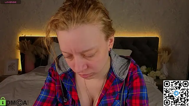 Michelle Blond online show from April 20, 2026, 12:57 am