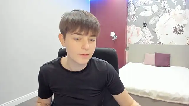 EmiliaYours online show from November 21, 2025, 2:38 pm