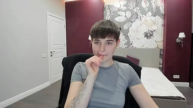 EmiliaYours online show from January 10, 2026, 3:03 pm