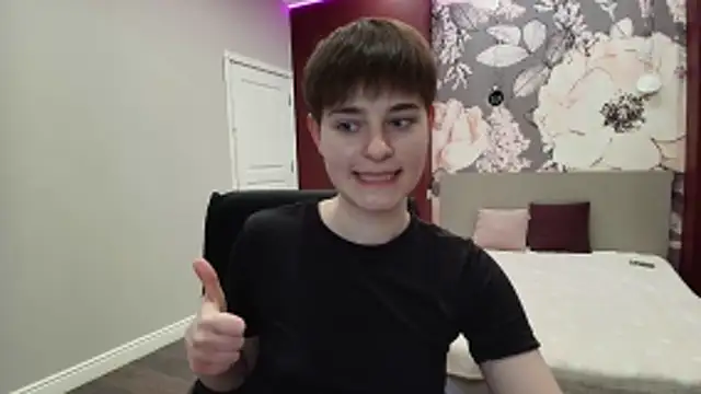 EmiliaYours online show from March 17, 2026, 4:10 pm