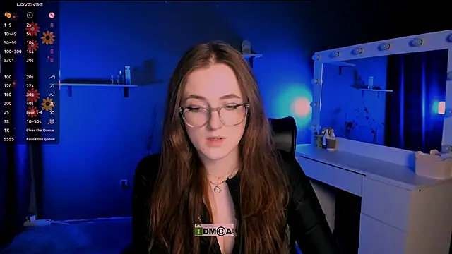 Snapshot of luna_berryy chatting on March 14, 2025, 9:32 pm luna berryy online show from March 14, 2025, 9:32 pm