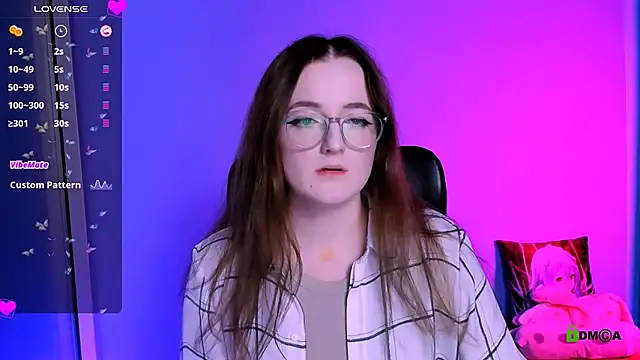 luna berryy online show from November 25, 2025, 8:20 pm