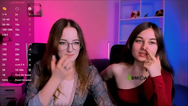 luna berryy online show from November 29, 2025, 8:12 pm