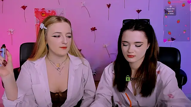 luna berryy online show from March 28, 2026, 9:14 pm