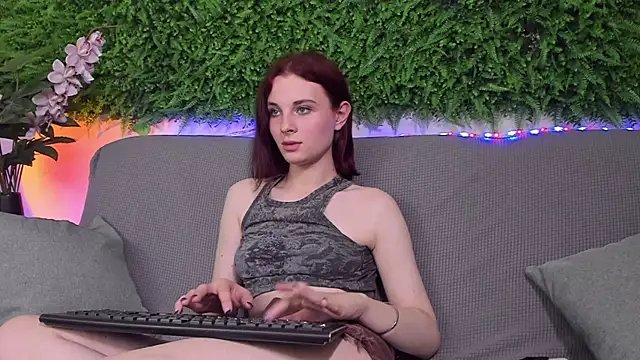 AprilAvery online show from February 21, 2025, 10:04 pm