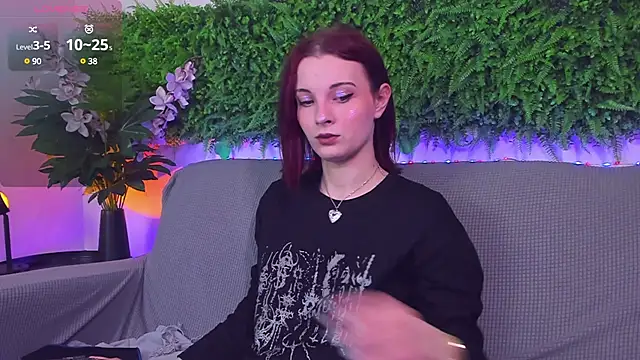 AprilAvery online show from March 20, 2025, 3:58 pm