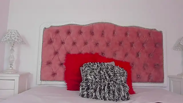 Snapshot of amberlitle chatting on October 4, 2025, 12:47 pm amberlitle online show from October 4, 2025, 12:47 pm