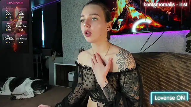 Snapshot of KentsMomAliss chatting on February 20, 2025, 8:50 am KentsMomAliss online show from February 20, 2025, 8:50 am