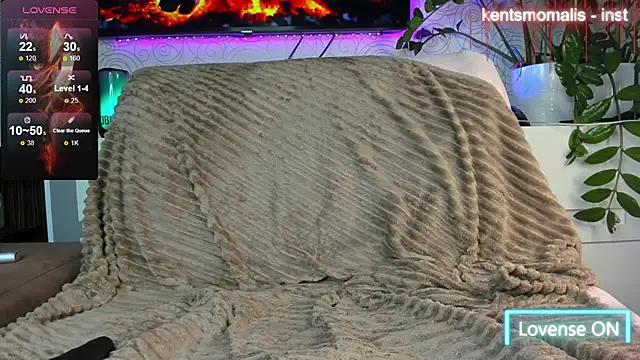 Snapshot of KentsMomAliss chatting on February 20, 2025, 11:53 am KentsMomAliss online show from February 20, 2025, 11:53 am