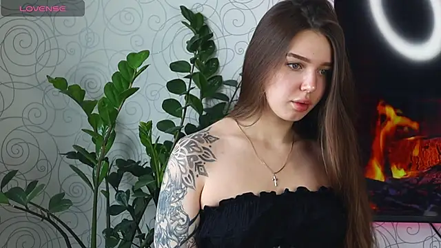 Snapshot of KentsMomAliss chatting on March 13, 2025, 8:04 am KentsMomAliss online show from March 13, 2025, 8:04 am