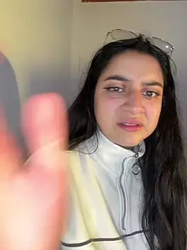 Snapshot of Cassie-millers chatting on December 5, 2024, 11:29 pm Cassie-millers online show from December 5, 2024, 11:29 pm