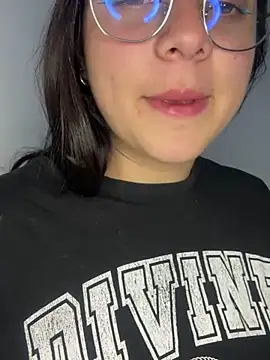 Snapshot of Cassie-millers chatting on December 10, 2024, 4:27 pm Cassie-millers online show from December 10, 2024, 4:27 pm