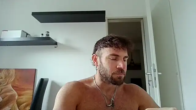 alpha-hunk online show from September 24, 2025, 1:47 pm