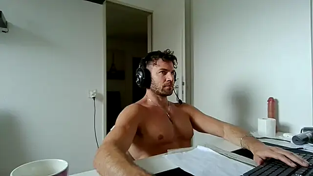 alpha-hunk online show from April 14, 2026, 11:49 am