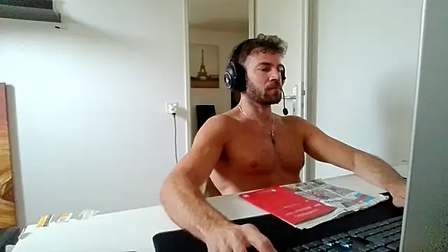 alpha-hunk online show from June 9, 2026, 9:10 am