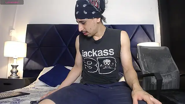 Sr Magnus  online show from February 4, 2025, 1:06 pm