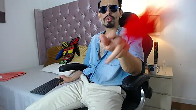 Sr Magnus  online show from September 22, 2025, 4:58 am