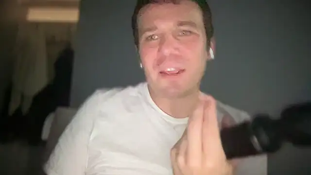 Snapshot of GotItGoin chatting on September 18, 2025, 10:34 pm GotItGoin online show from September 18, 2025, 10:34 pm