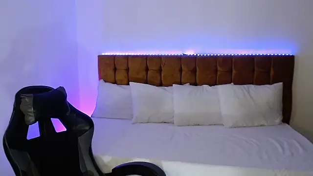 alexiaaross online show from September 15, 2025, 11:10 am