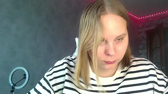 Thalia  Star online show from February 15, 2025, 2:55 pm