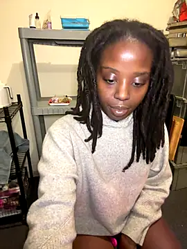 choclatepeaach online show from November 3, 2025, 5:31 am