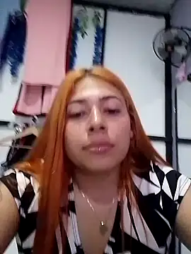 Snapshot of Caro_kitty- chatting on January 27, 2025, 10:06 pm Caro kitty- online show from January 27, 2025, 10:06 pm