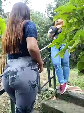 Snapshot of Caro_kitty- chatting on January 31, 2025, 4:48 pm Caro kitty- online show from January 31, 2025, 4:48 pm