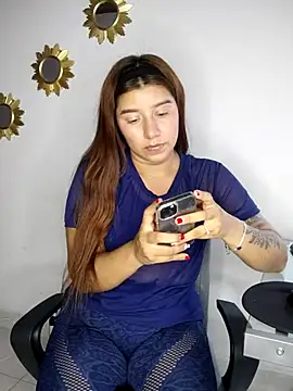 Snapshot of Caro_kitty- chatting on February 22, 2025, 6:19 pm Caro kitty- online show from February 22, 2025, 6:19 pm