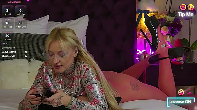 MazeSin online show from February 9, 2025, 3:43 am