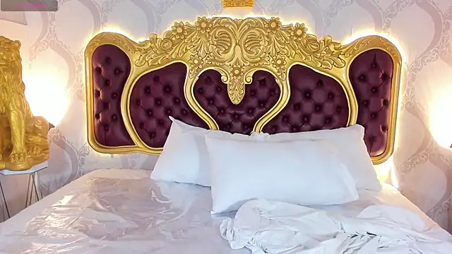 KendralHolson online show from February 10, 2026, 4:16 am