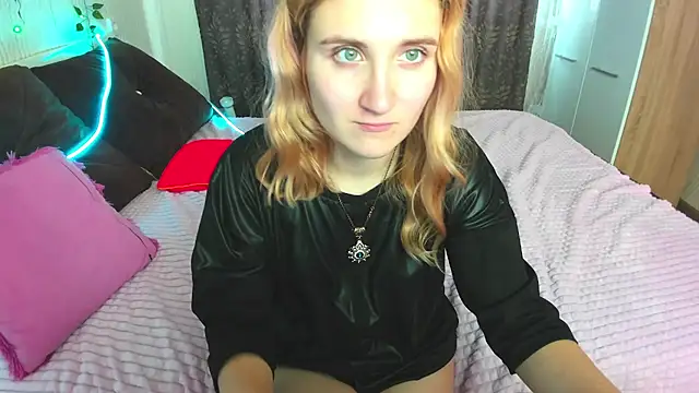 Miss Elsa  online show from February 20, 2025, 9:44 am