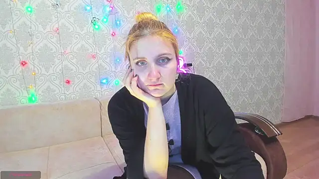 Miss Elsa  online show from March 12, 2025, 9:23 am