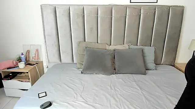 Snapshot of Emmy-Turnner chatting on March 15, 2025, 8:10 pm Emmy-Turnner online show from March 15, 2025, 8:10 pm
