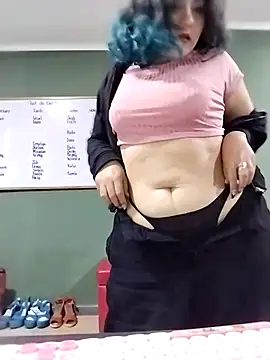 gigiqueen 18 online show from April 9, 2026, 5:51 am