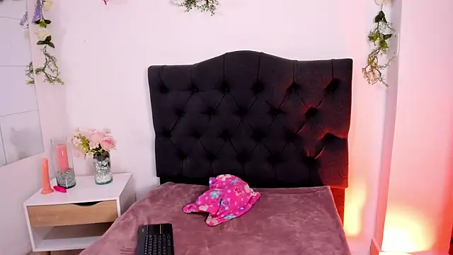 Alyssa jones online show from December 28, 2024, 3:47 am