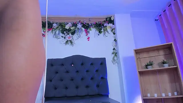 Alyssa jones online show from February 21, 2025, 6:51 am