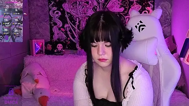 ClaireFaers  online show from November 25, 2025, 7:47 pm