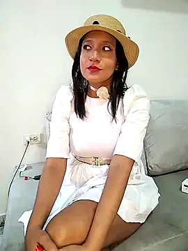 Snapshot of cami_victoria chatting on December 7, 2024, 2:24 pm cami victoria online show from December 7, 2024, 2:24 pm