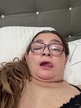 Snapshot of AntonellaAlondra4 chatting on January 19, 2026, 3:38 pm AntonellaAlondra4 online show from January 19, 2026, 3:38 pm